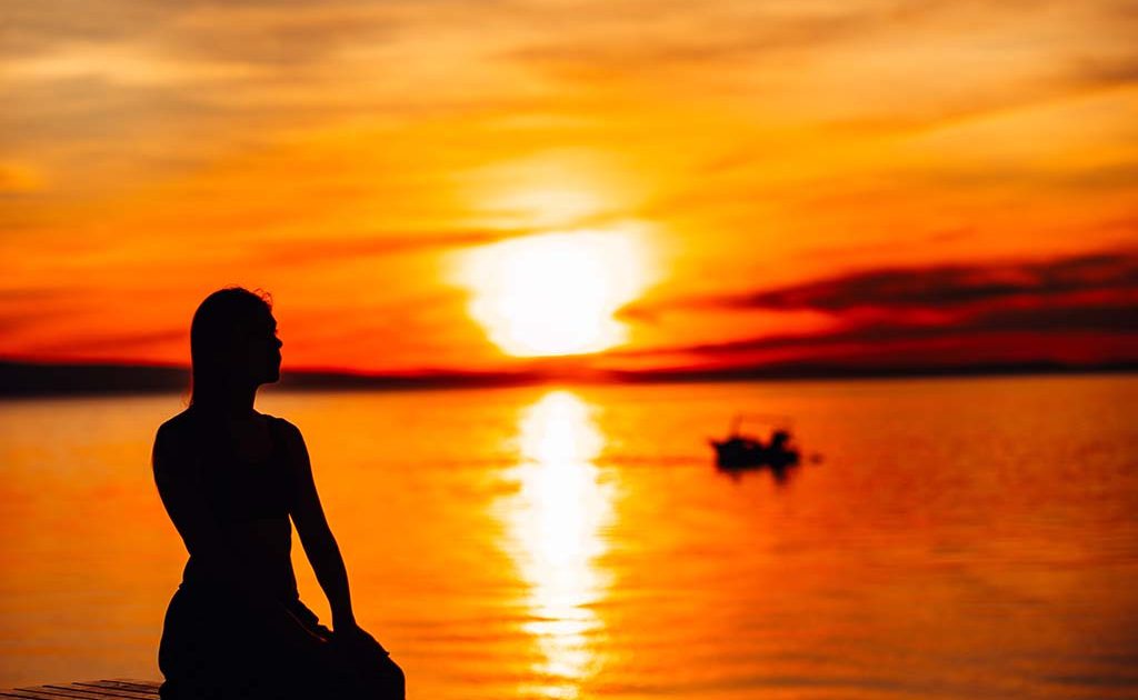 Oahu meditation session being used as a way to treat depression and other mental health conditions in Honolulu.